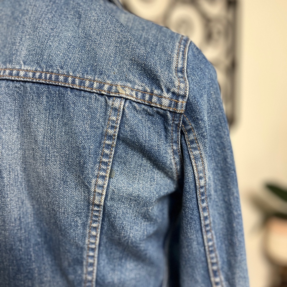 Madewell Blue Jean Jacket, EUC, no tears or bare areas, has all buttons, P2P 17” - Picture 6 of 13